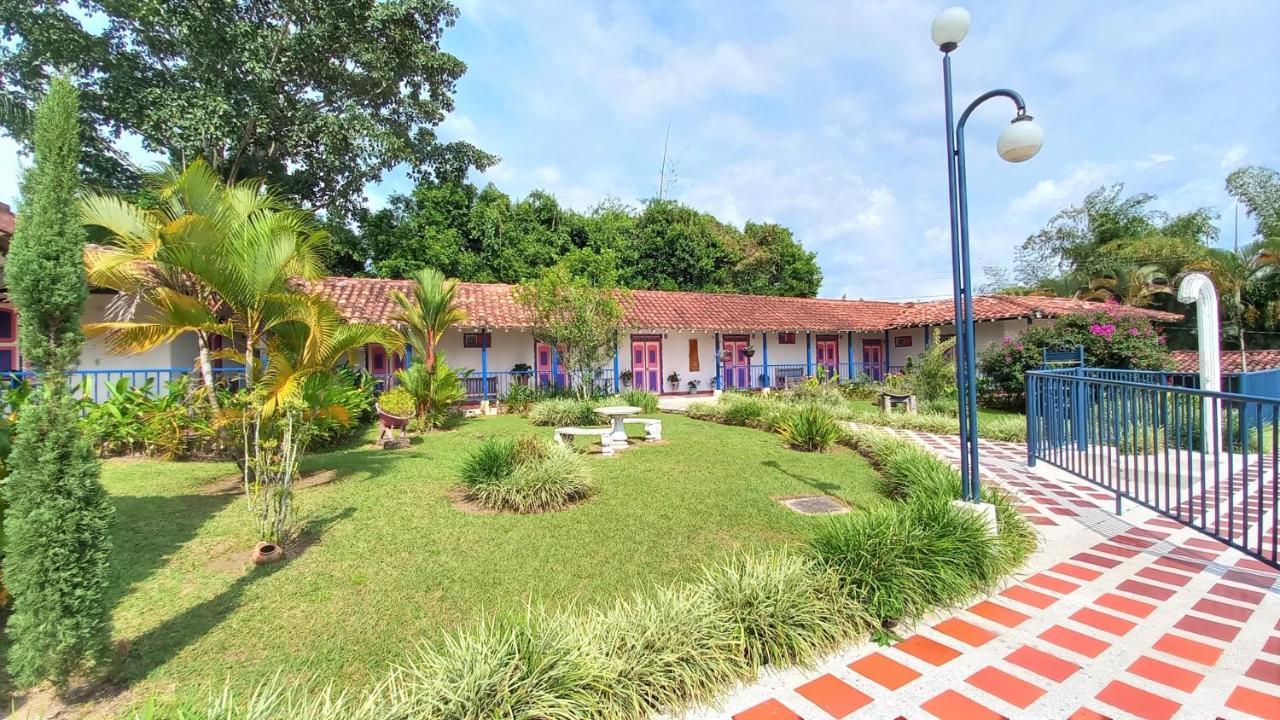 Finca Hotel Villa Del Sol Pueblo Tapao Luaran gambar