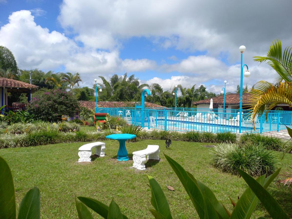 Finca Hotel Villa Del Sol Pueblo Tapao Luaran gambar