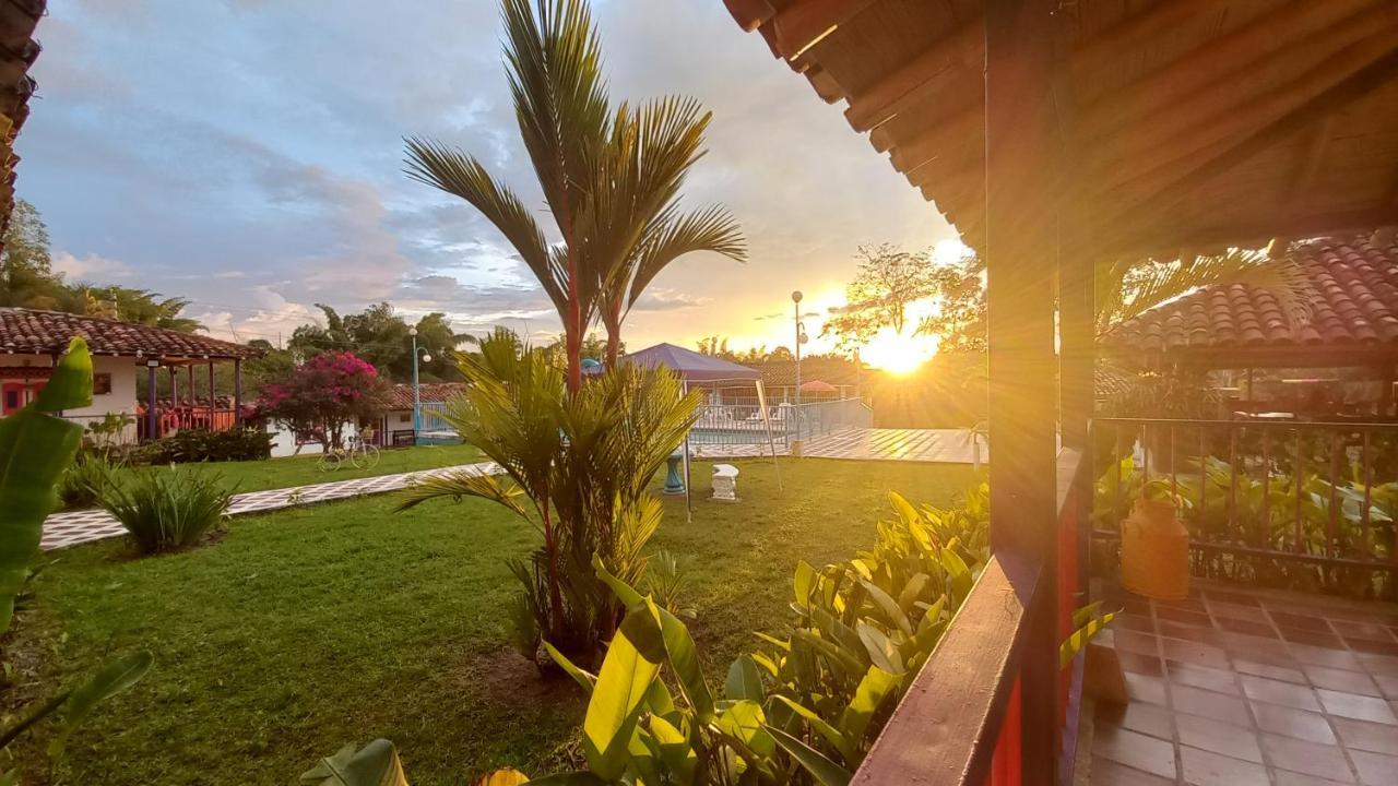 Finca Hotel Villa Del Sol Pueblo Tapao Luaran gambar